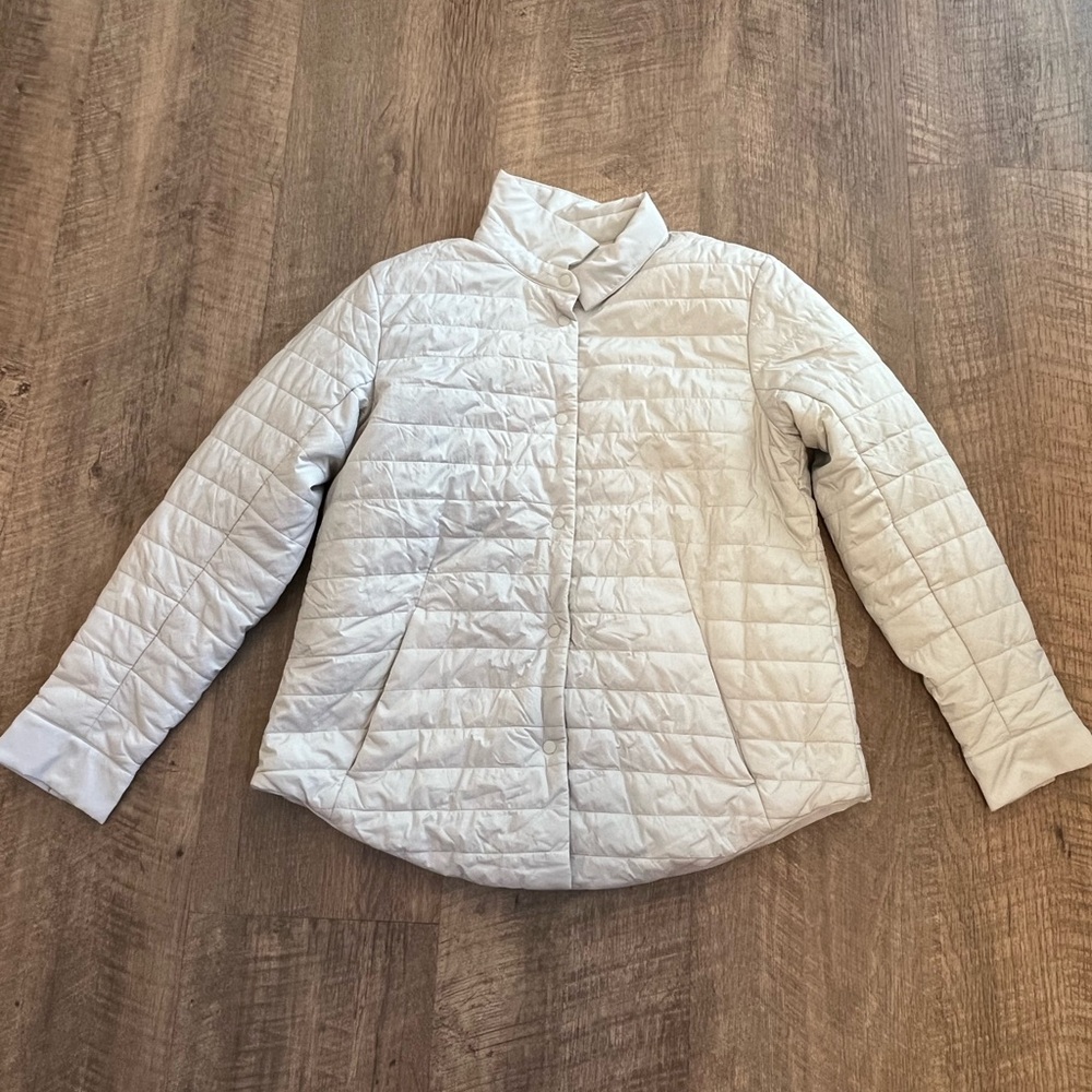 Lululemon Switch Please Shacket - Size 8 
Silverstone